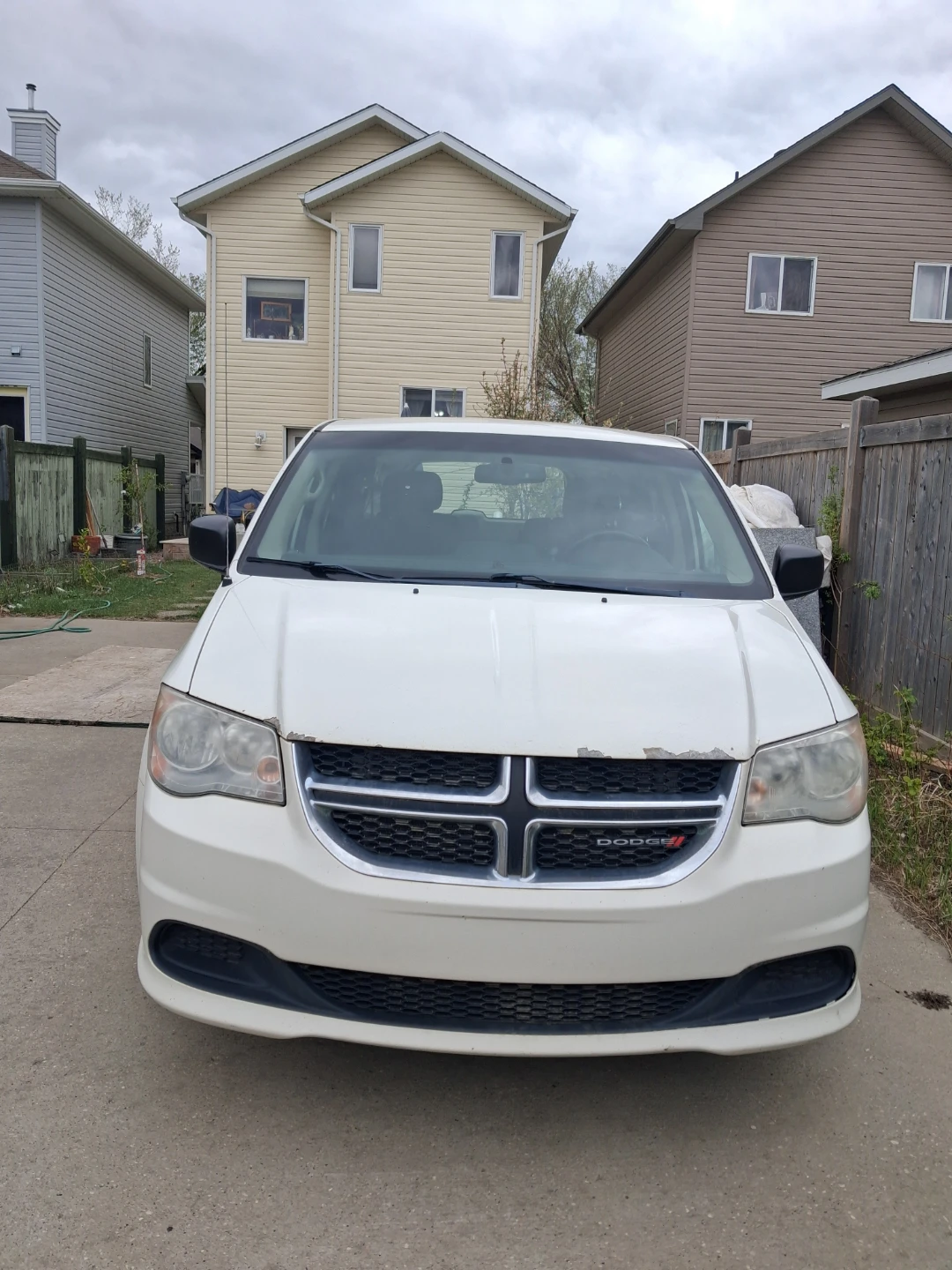 2013 White Dodge Grand Caravan