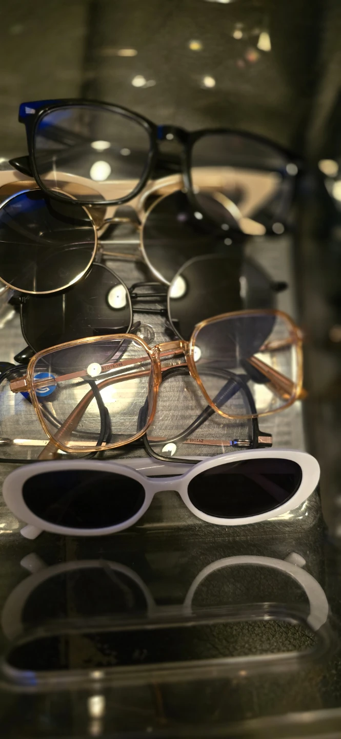 Assorted Glasses Lot 7 pcs 15 cad for all