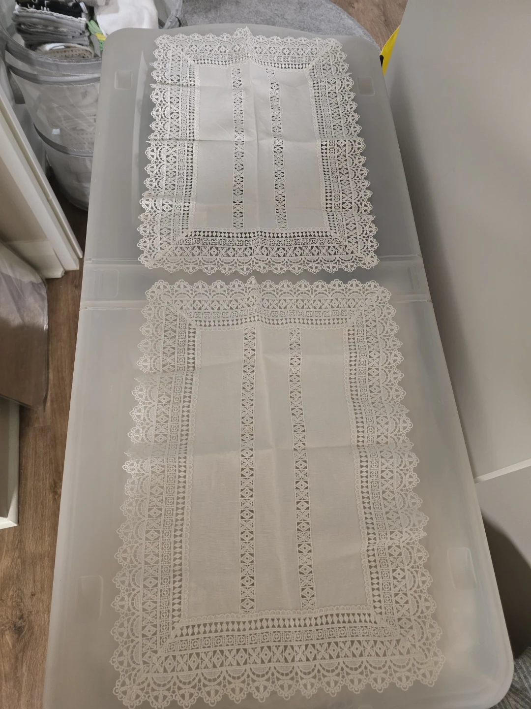 Set of 2 White Lace Doilies Tablecloths - photo 4