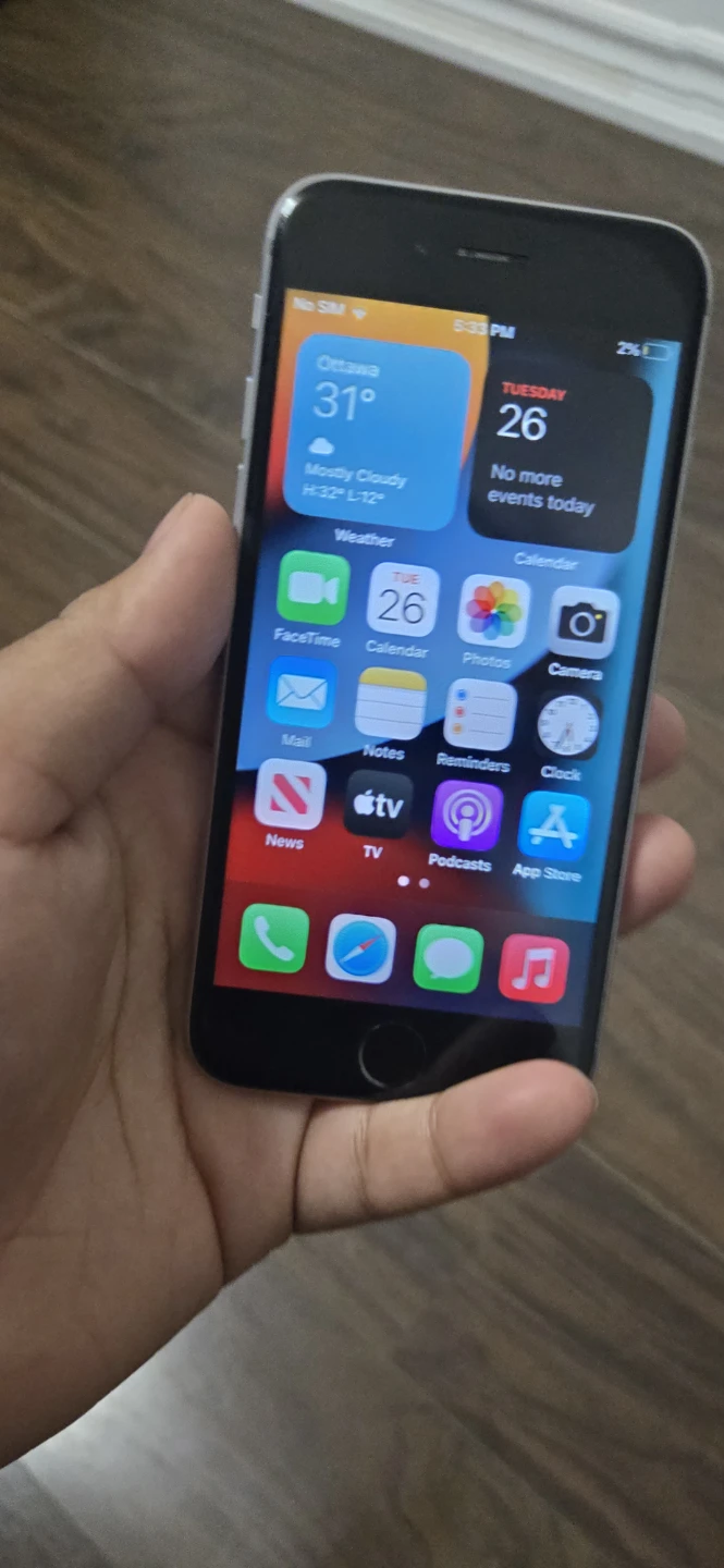 Apple iPhone 6s (32 GB)