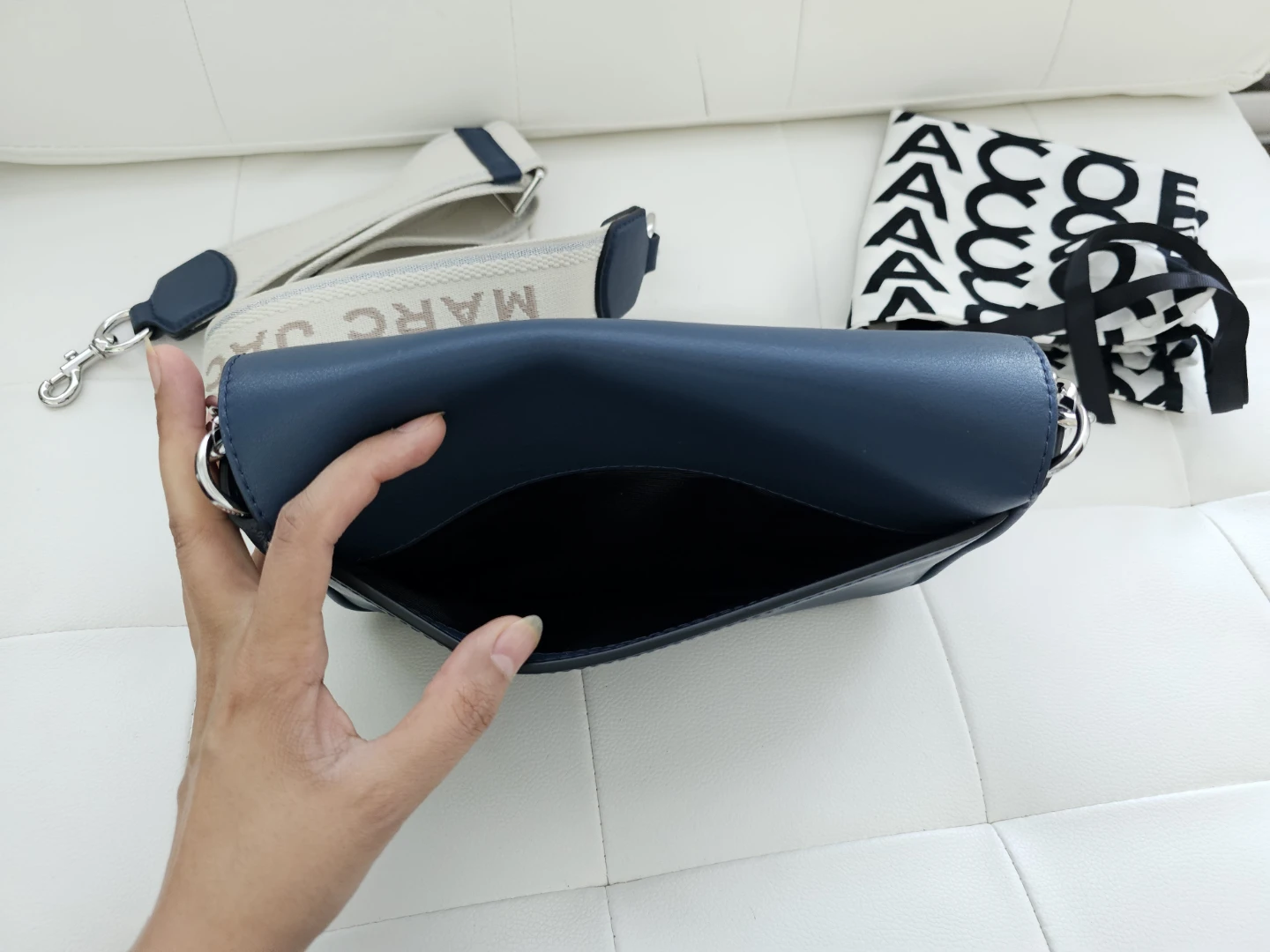 Authentic Marc Jacobs The J Link Shoulder Bag Navy - photo 4