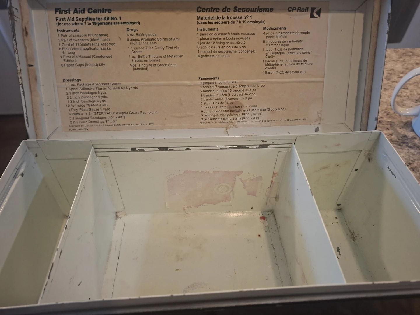 Vintage Canadian Pacific First Aid Kit Box - photo 3