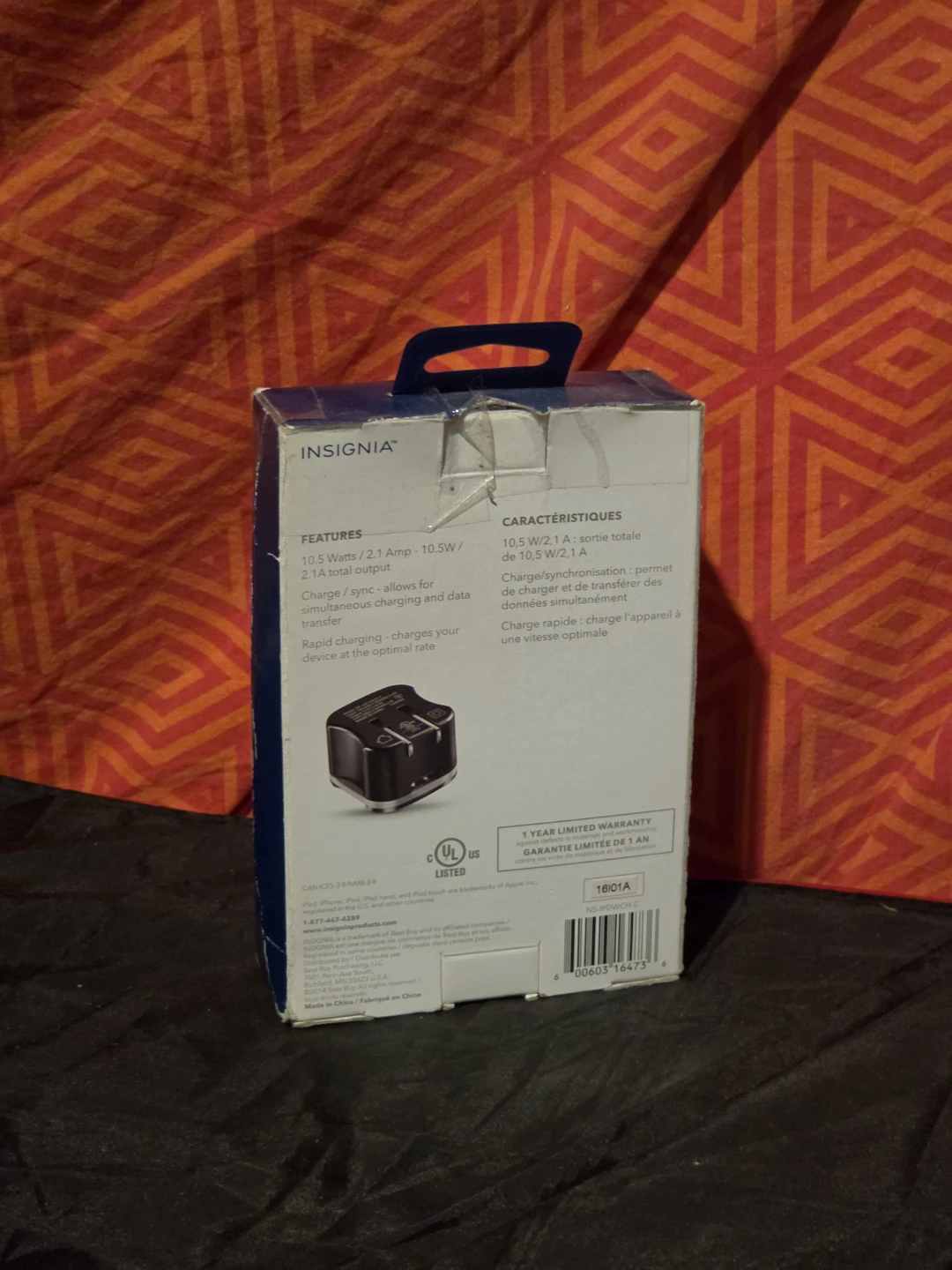 Insignia 3.3 ft 30-pin Wall Charger - photo 3