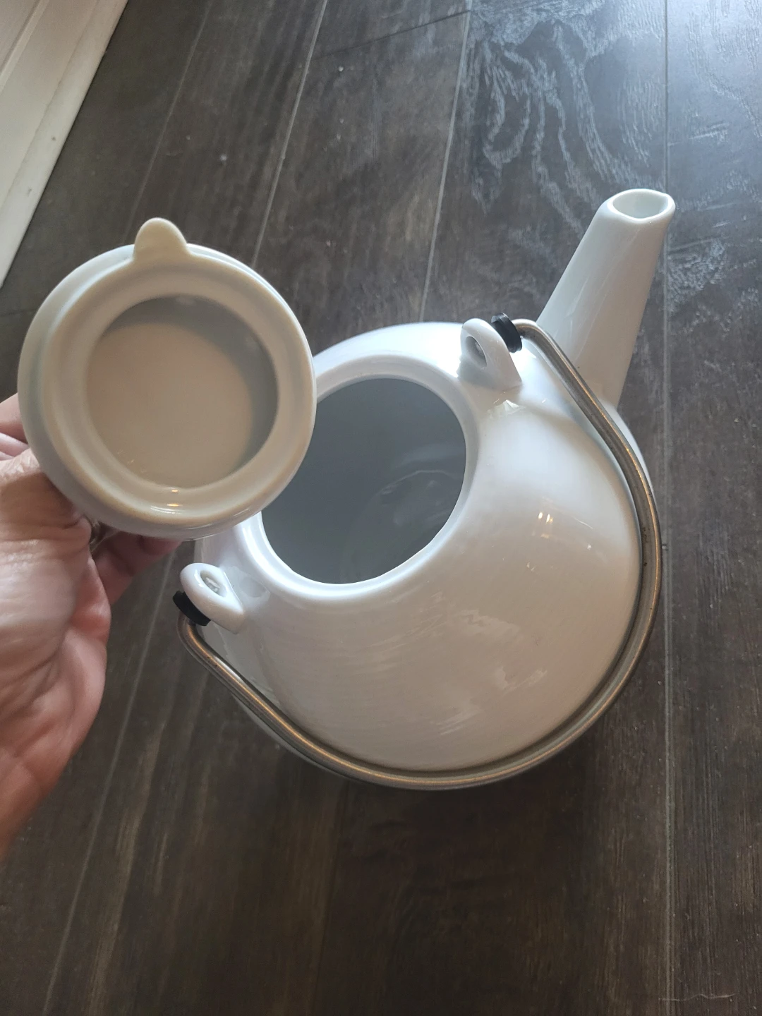 Aida Circo Design Holmgren White Ceramic Teapot - photo 2