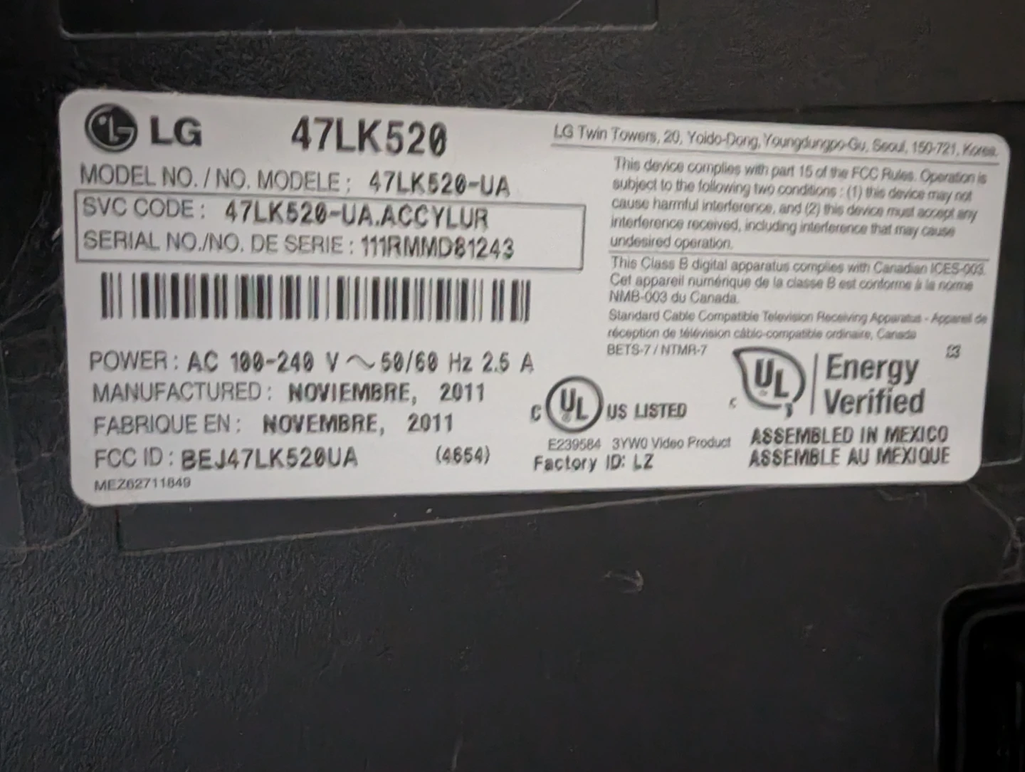 LG 47" LCD HDTV - photo 3