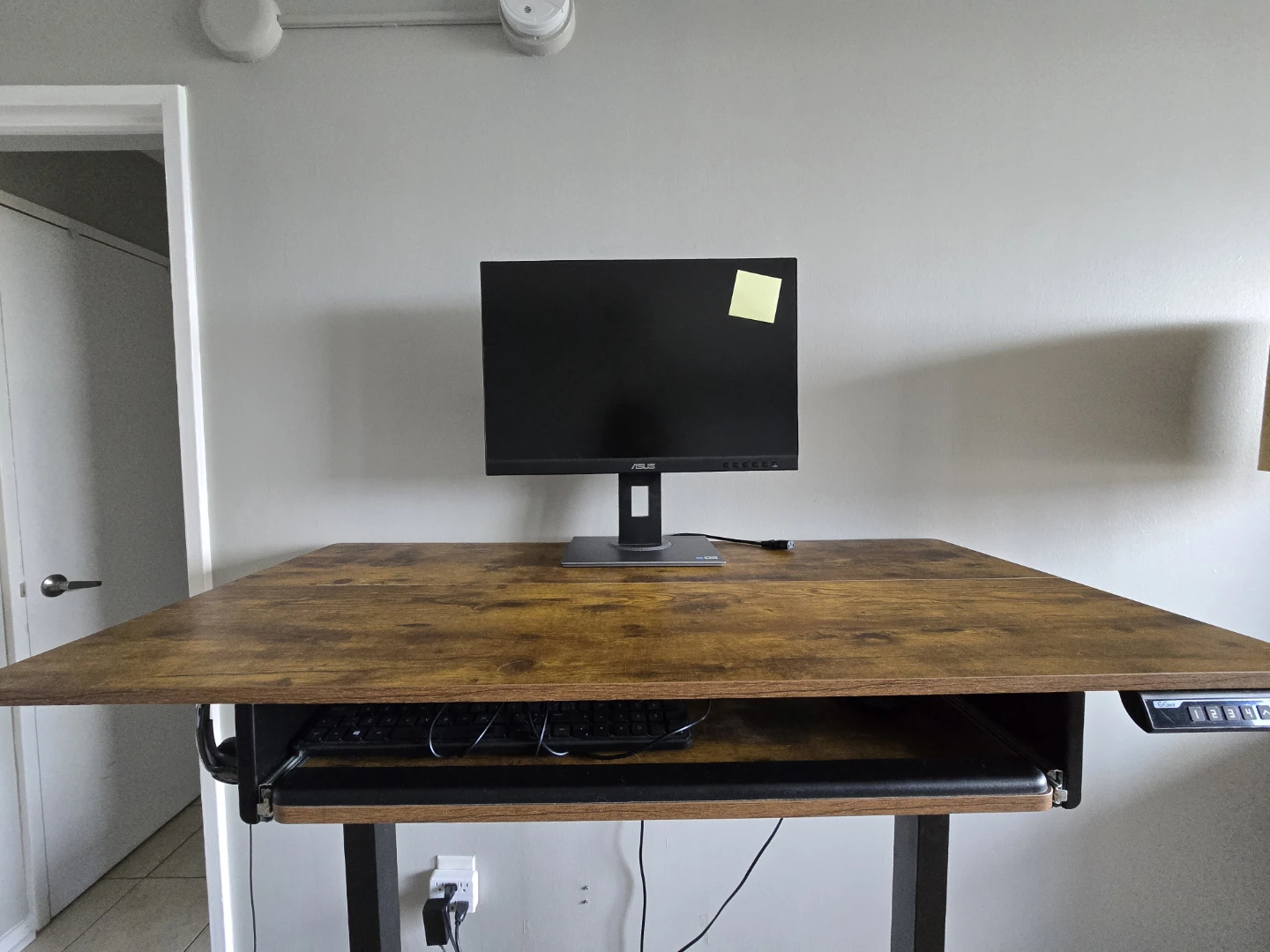 Electric DESK + MONITOR