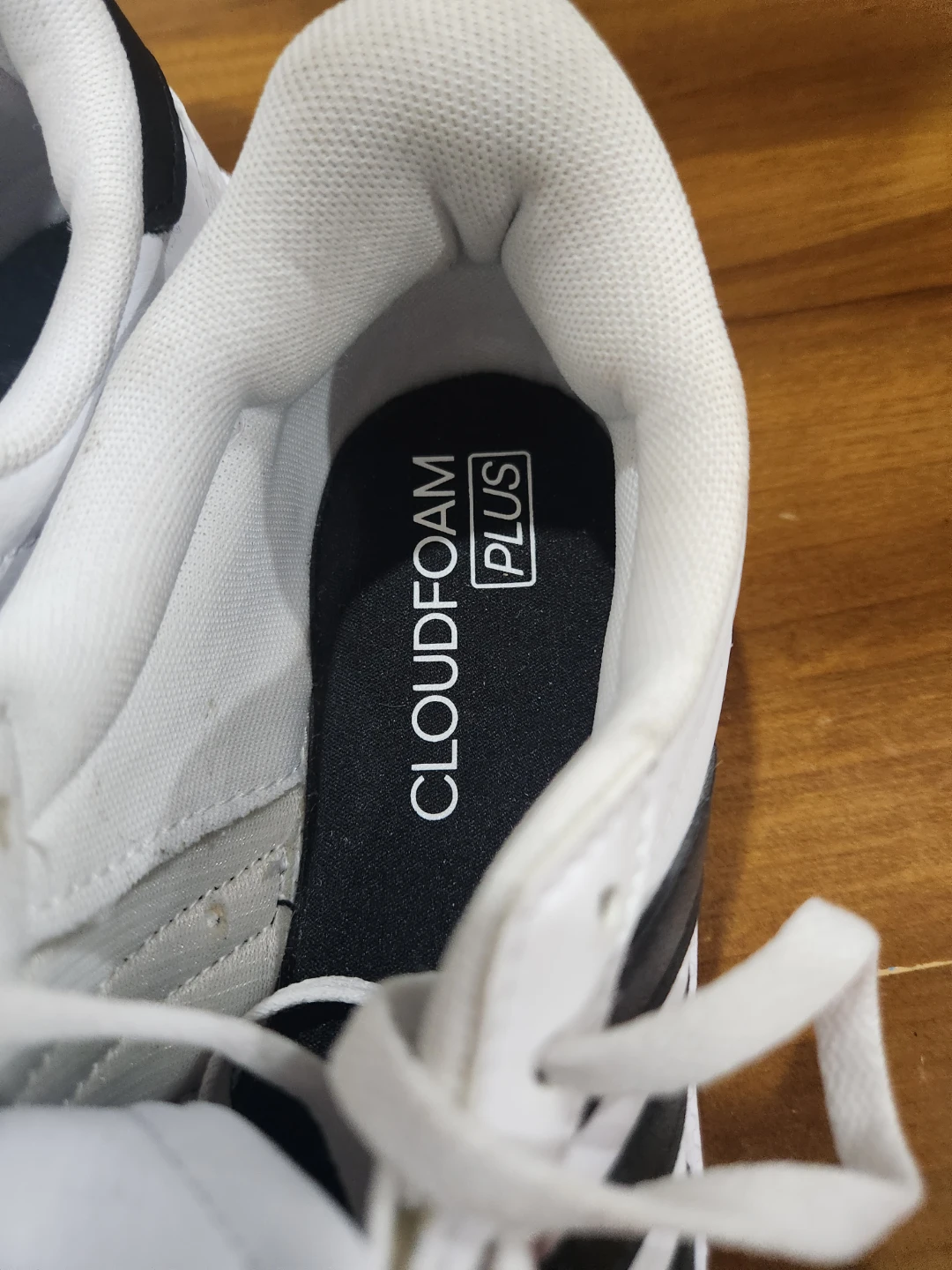 Adidas White and Black Sneakers Size 6 - photo 4