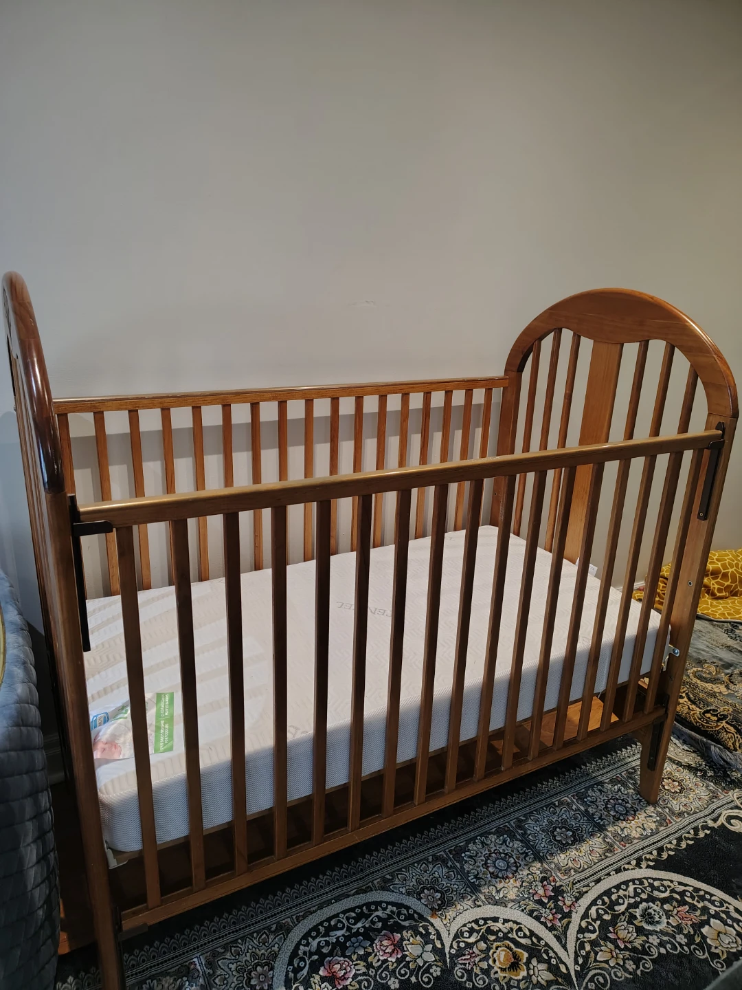 Wooden Baby Crib with Mattress
