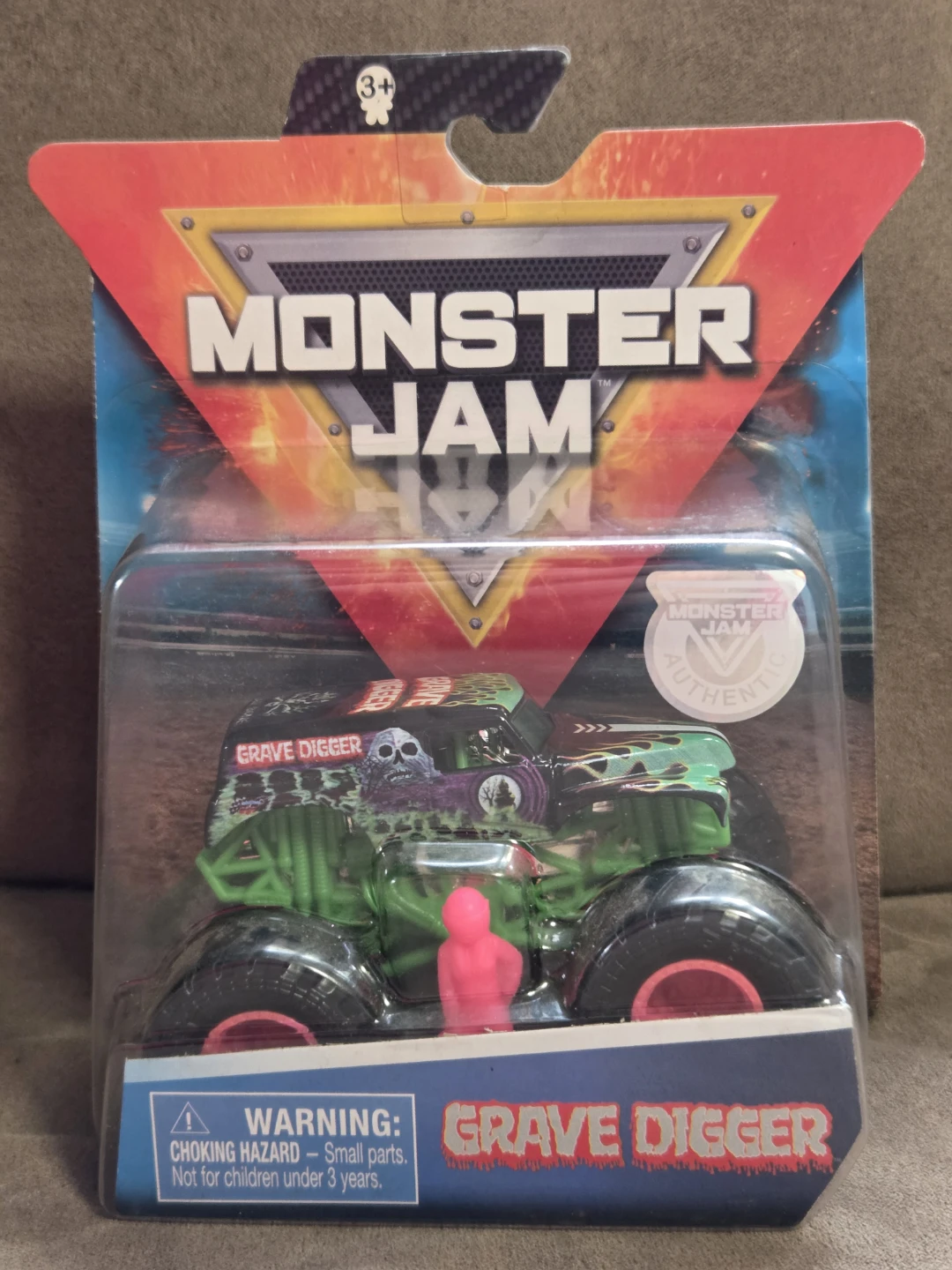 NEW Monster Jam Grave Digger Danger Diva Series 1:64 Truck