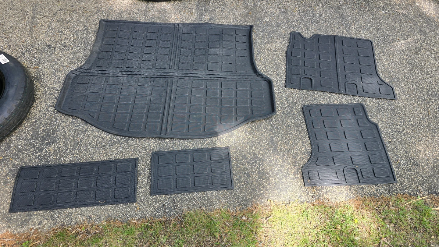 Car Trunk Floor Mat Set - cargo liner