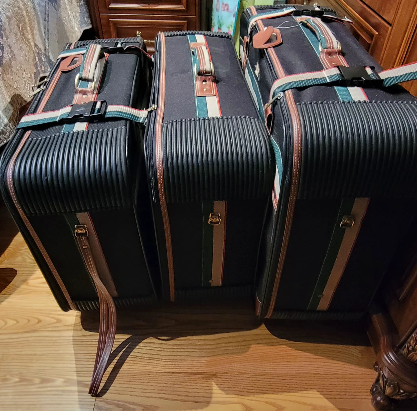 Set of 3 Vintage Luggage Suitcases - photo 2