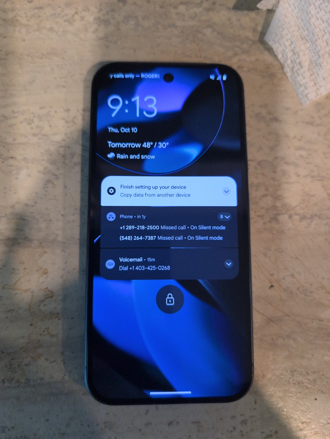 Google Pixel 9 Smartphone - Cracked Screen