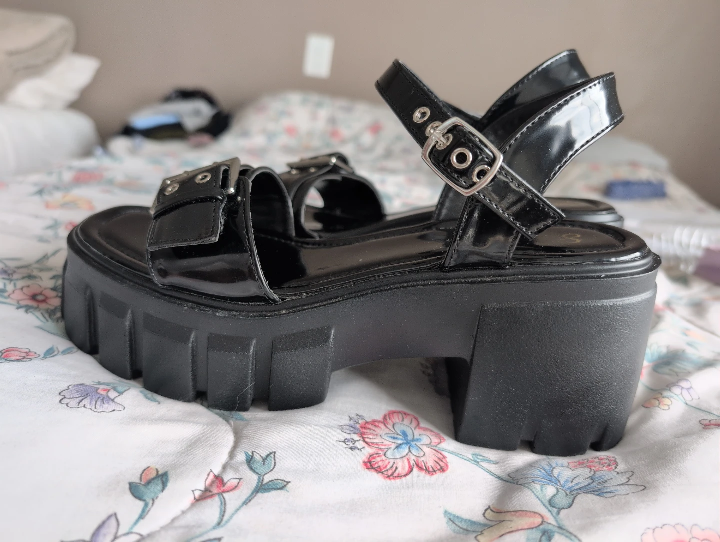 Black Chunky Platform Sandals Size 10 - photo 2