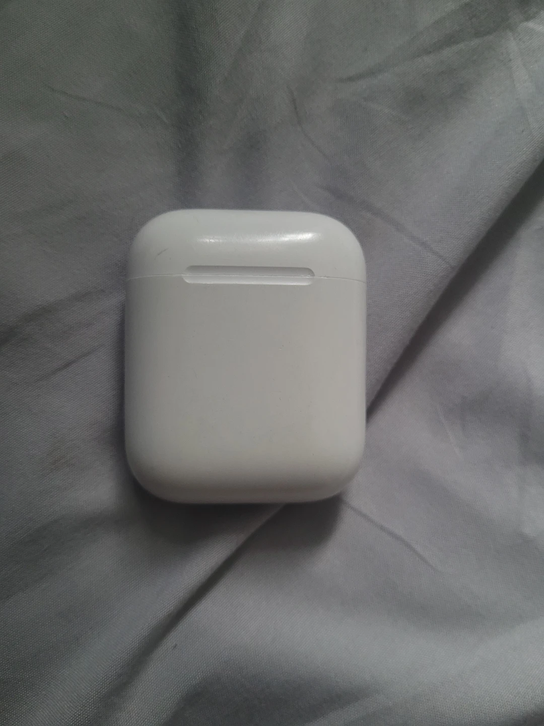 Apple AirPods (2nd generation) Charging Case
