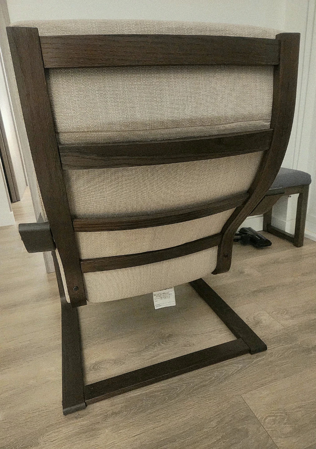 Comfortable fabric Ikea Poang lounge chair with wooden frame - photo 3