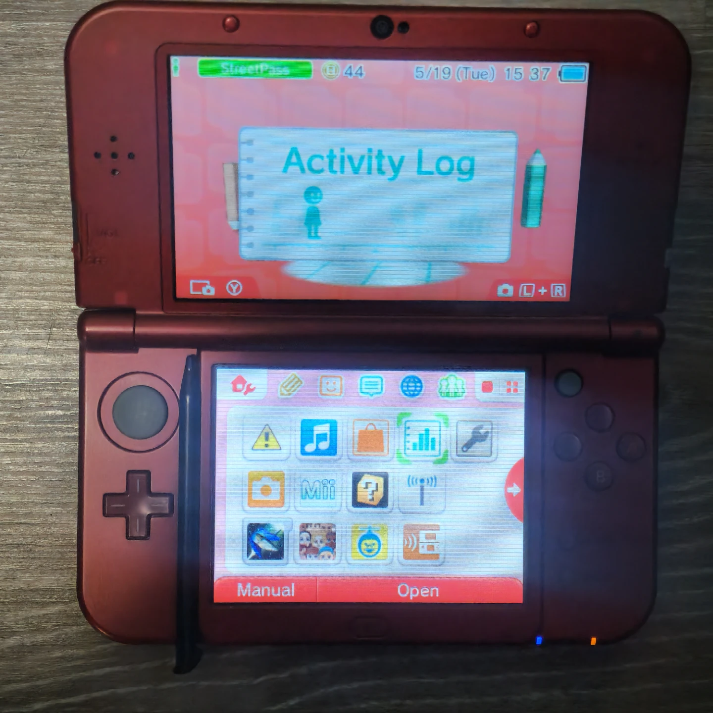 Light use *New* Nintendo 3DS XL metallic red original software.