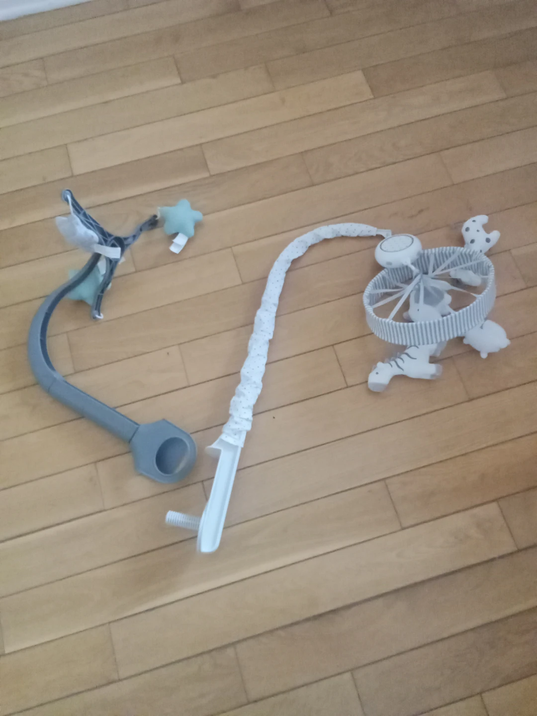 Crib hanging toys