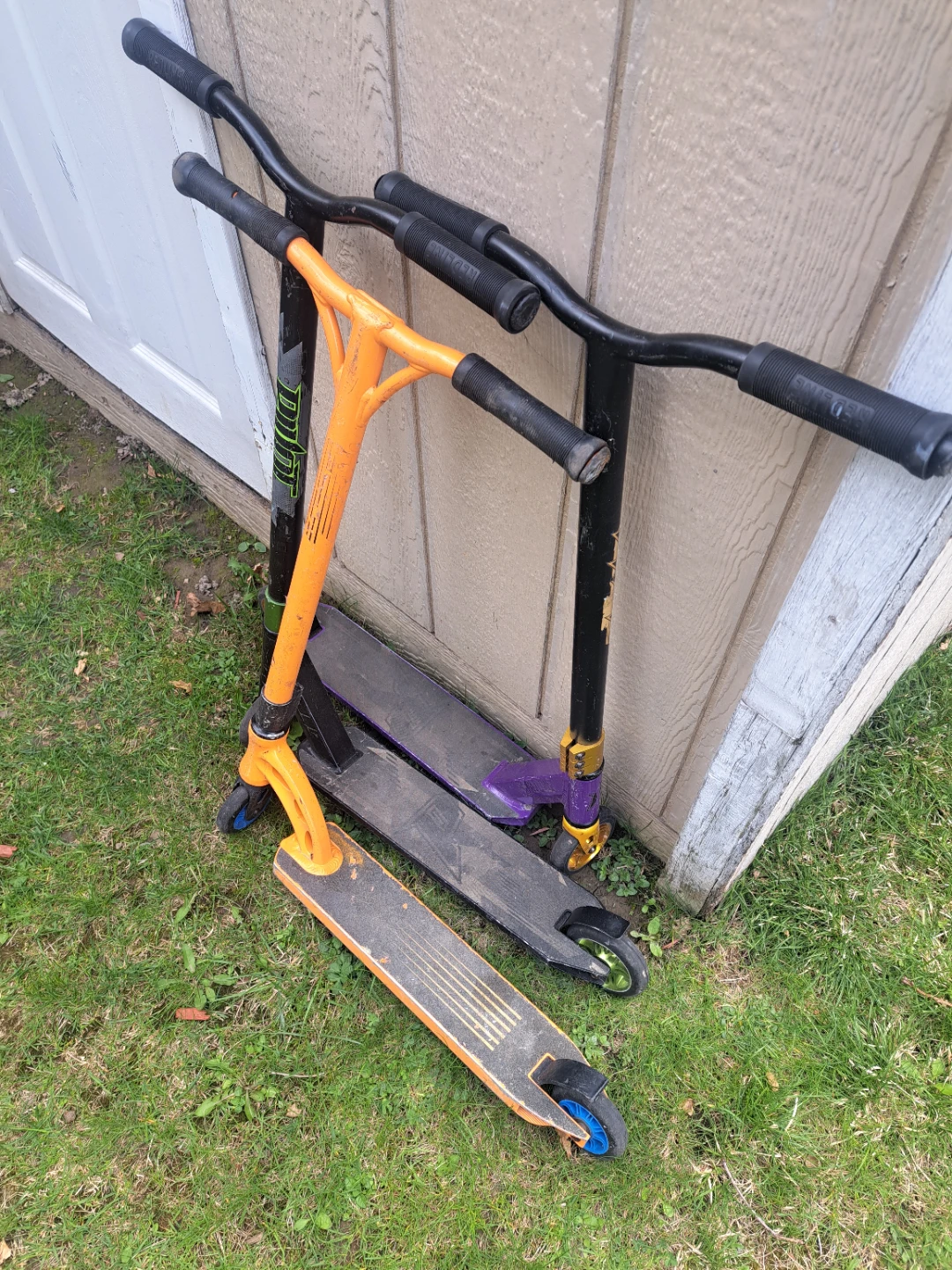 3  Scooters - Orange, Black, Purple - photo 4