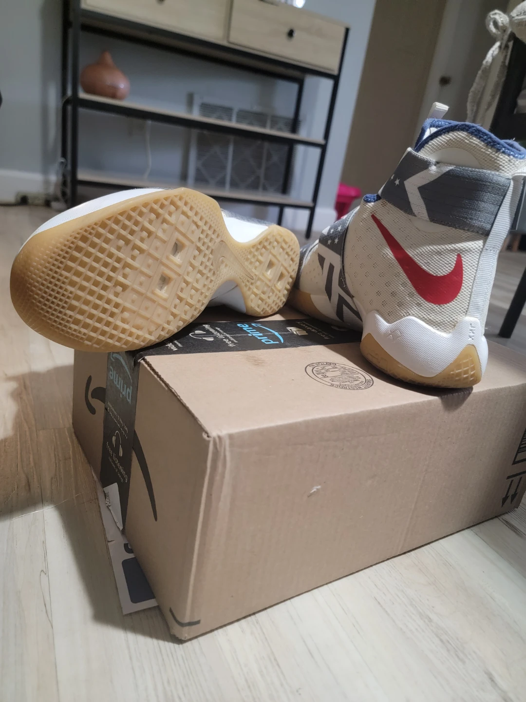 Nike LeBron Soldier 10 "USA" Basketball Shoes - photo 3