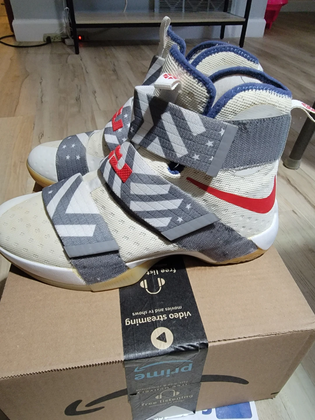 Nike LeBron Soldier 10 "USA" Basketball Shoes - photo 4