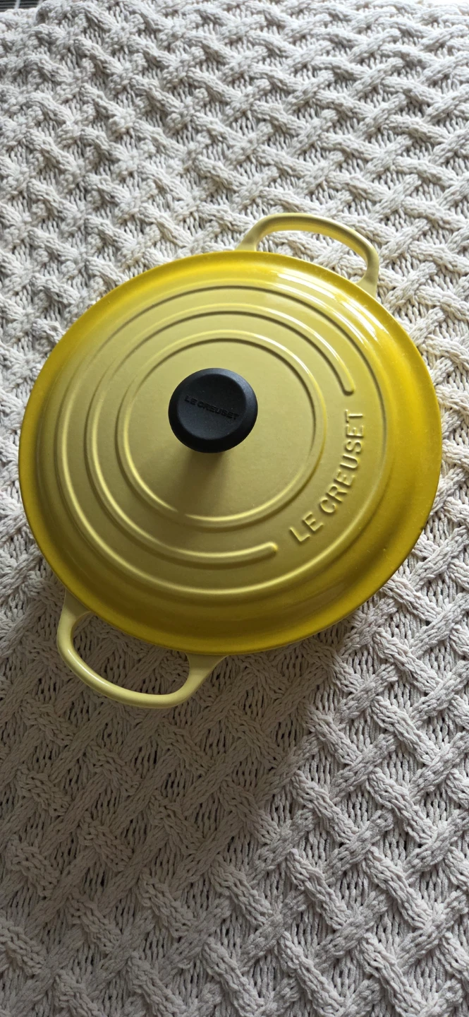 Le Creuset 6.7L Dutch Oven - Yellow