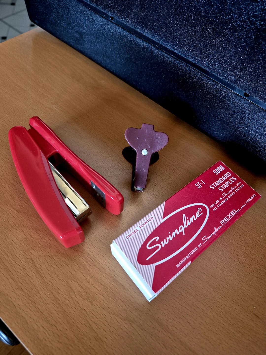 Stapler ➕ Full Box Staples ➕ Staple Remover - photo 5