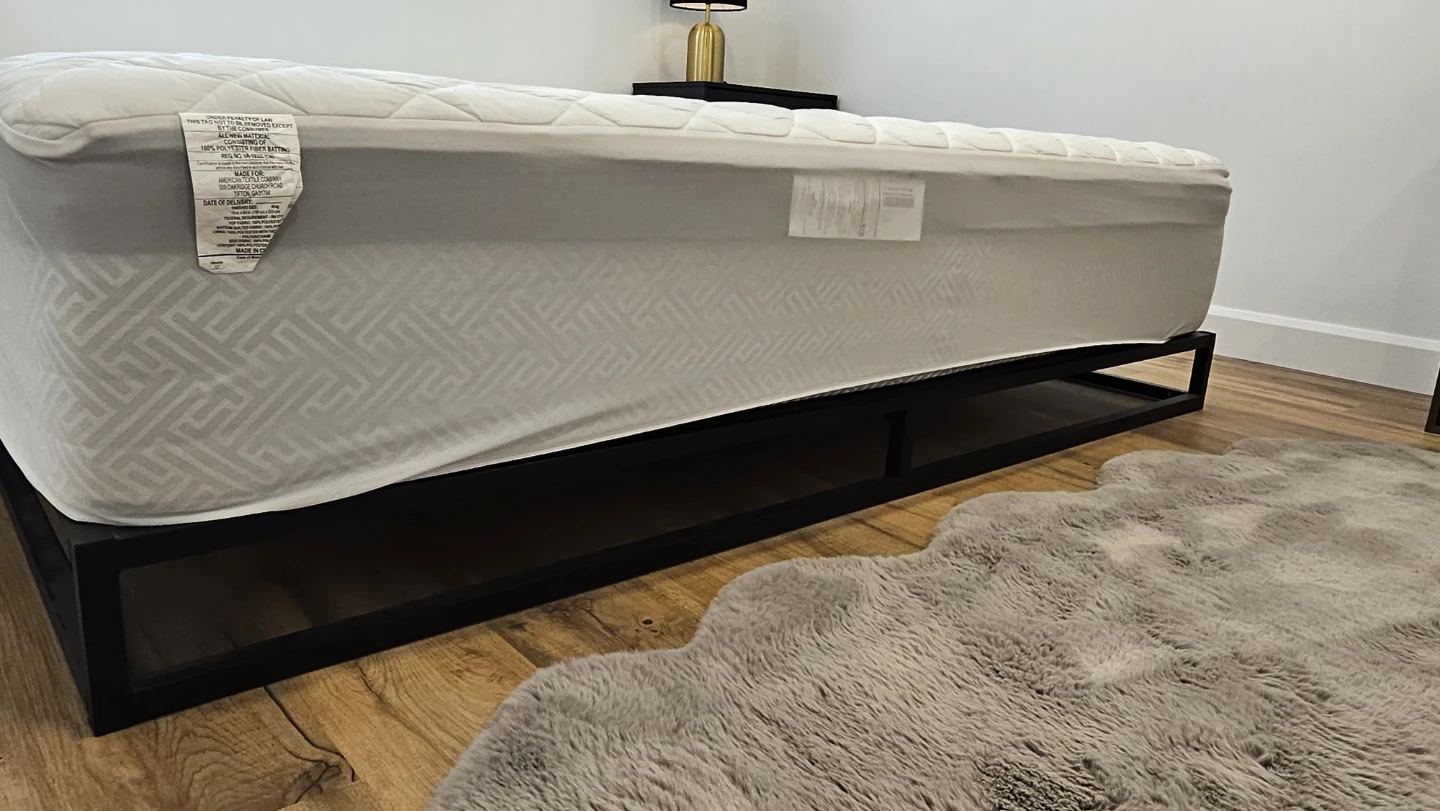 King size mattress and black metal frame - photo 2