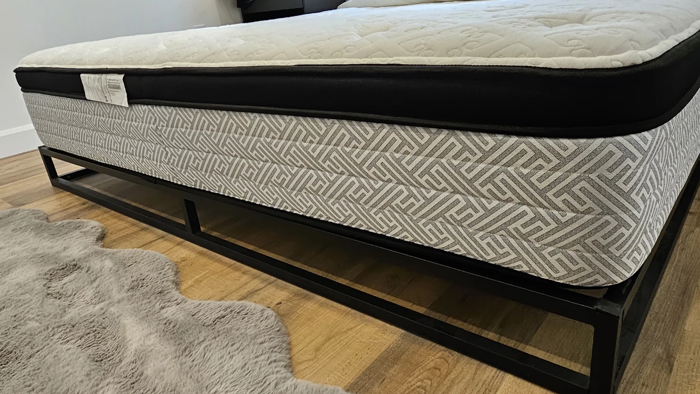 King size mattress and black metal frame - photo 3