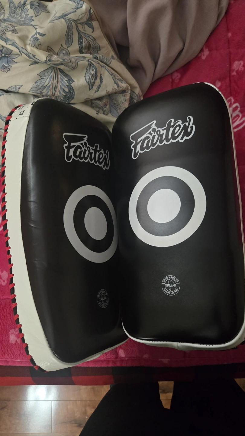 Muay Thai Pads, Wraps and Gloves - photo 3