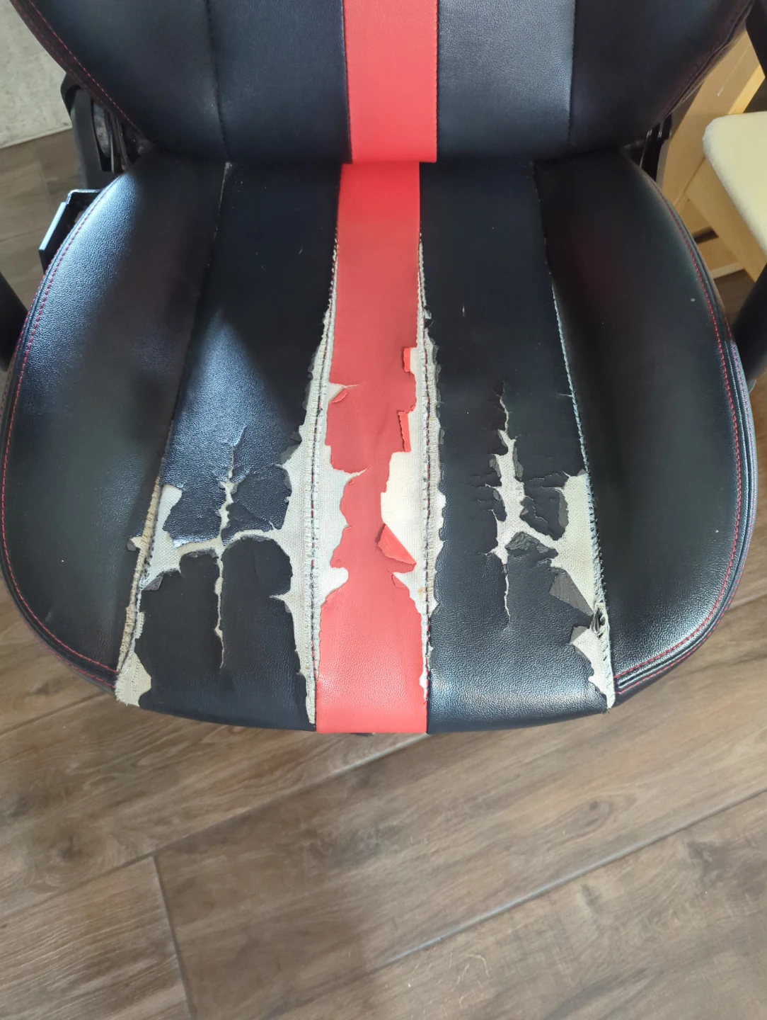 GT Omega Racing Gaming Chair (Black/Red) - Damaged Seat - photo 3
