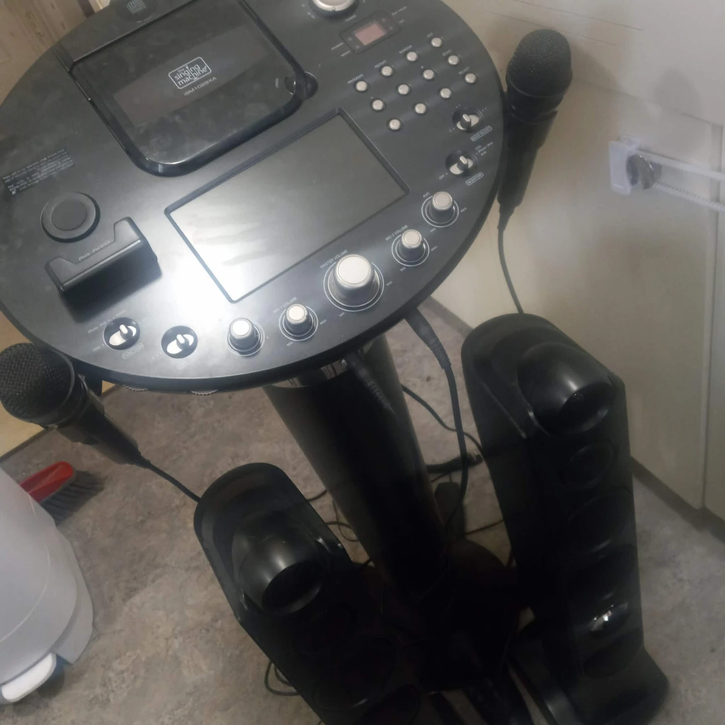 Singing Machine CD Karaoke System with Microphones and Speakers
