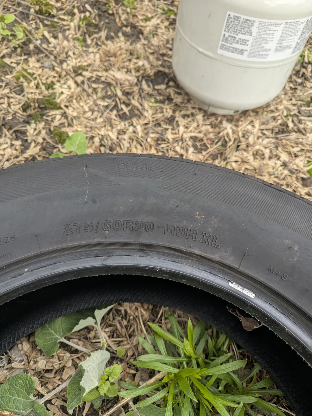 Set of 4 Tires - 275/60R20 119H XL - photo 4