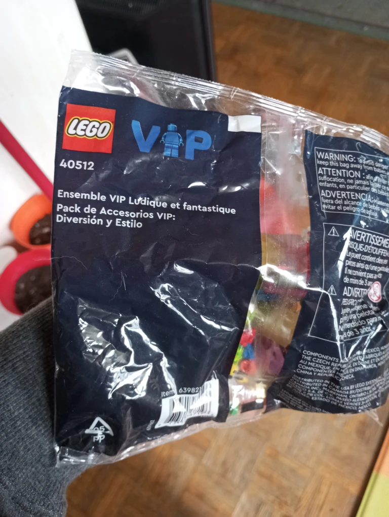LEGO 40512 Fun and Funky VIP Add On Pack - photo 3