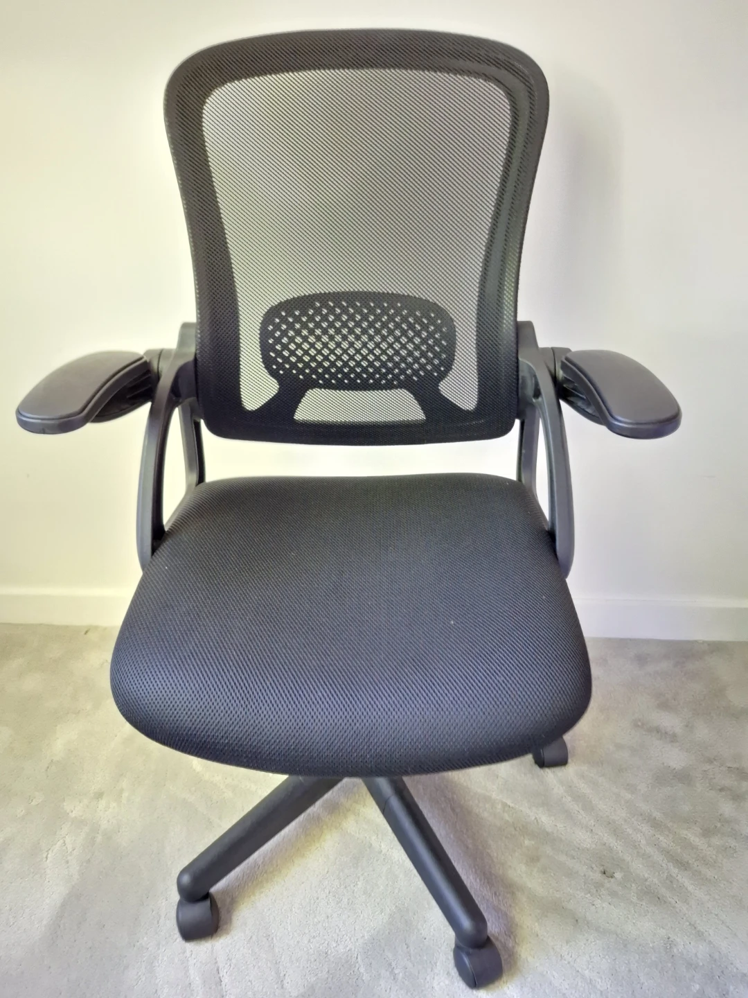 Black Mesh Office Chair+ foldable table - photo 2