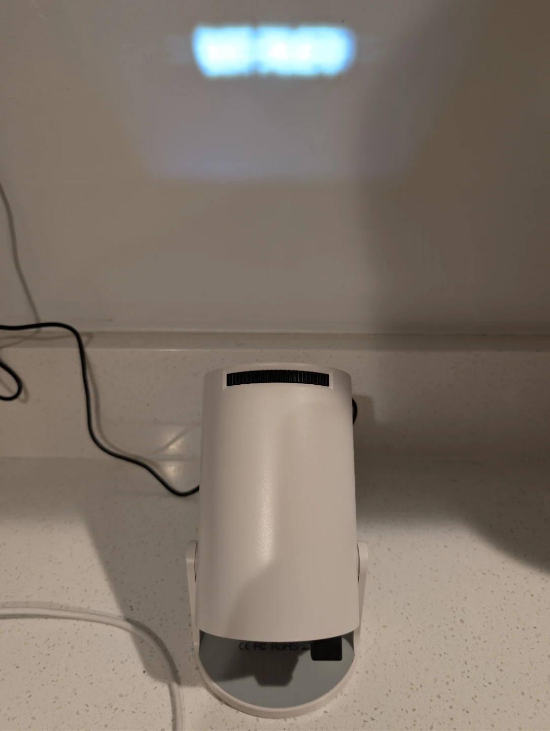 White LED Projector with HDMI and USB - photo 2