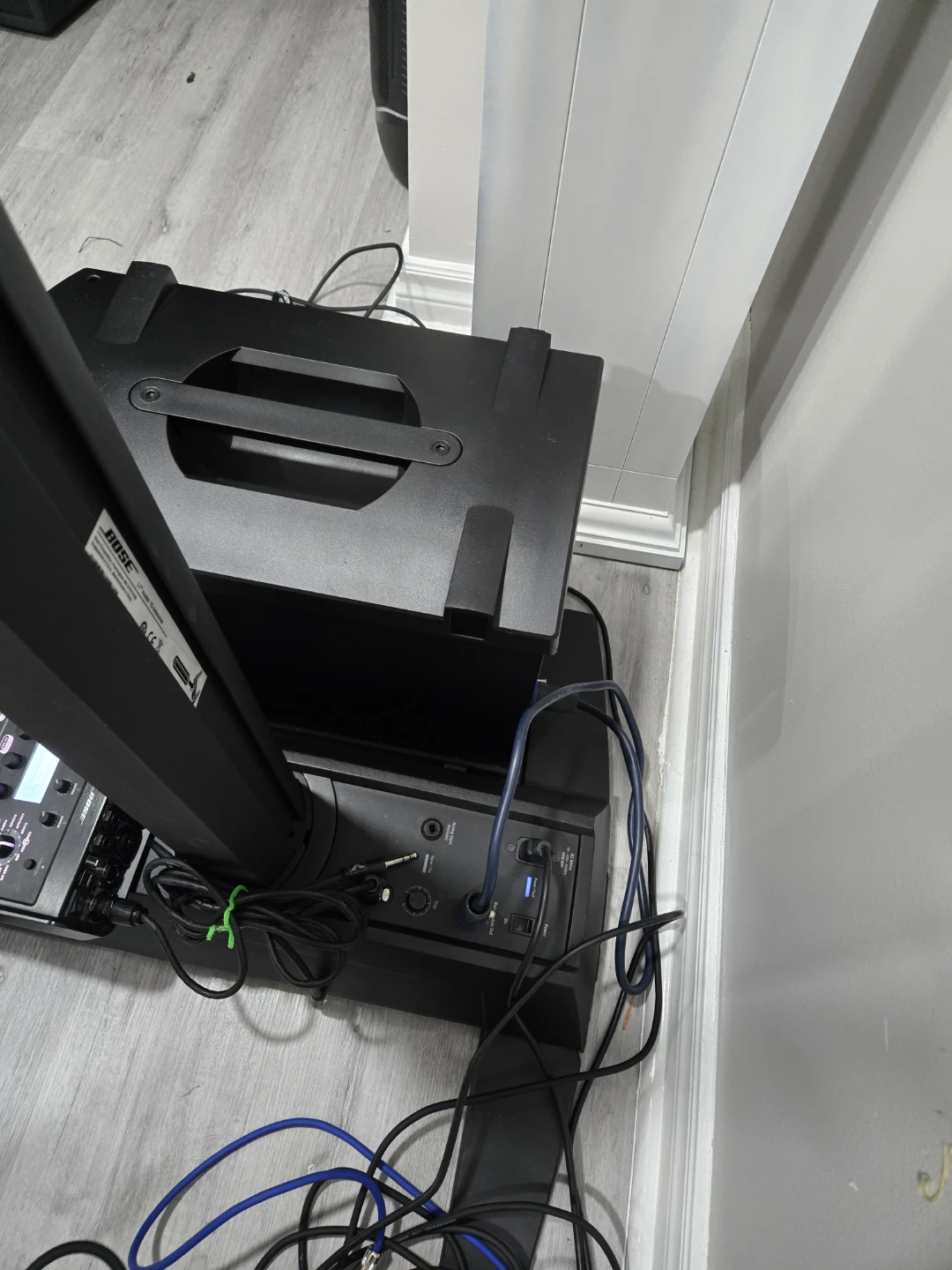 Bose L1 Model 1S Power Stand with T1 ToneMatch Audio Engine - photo 2