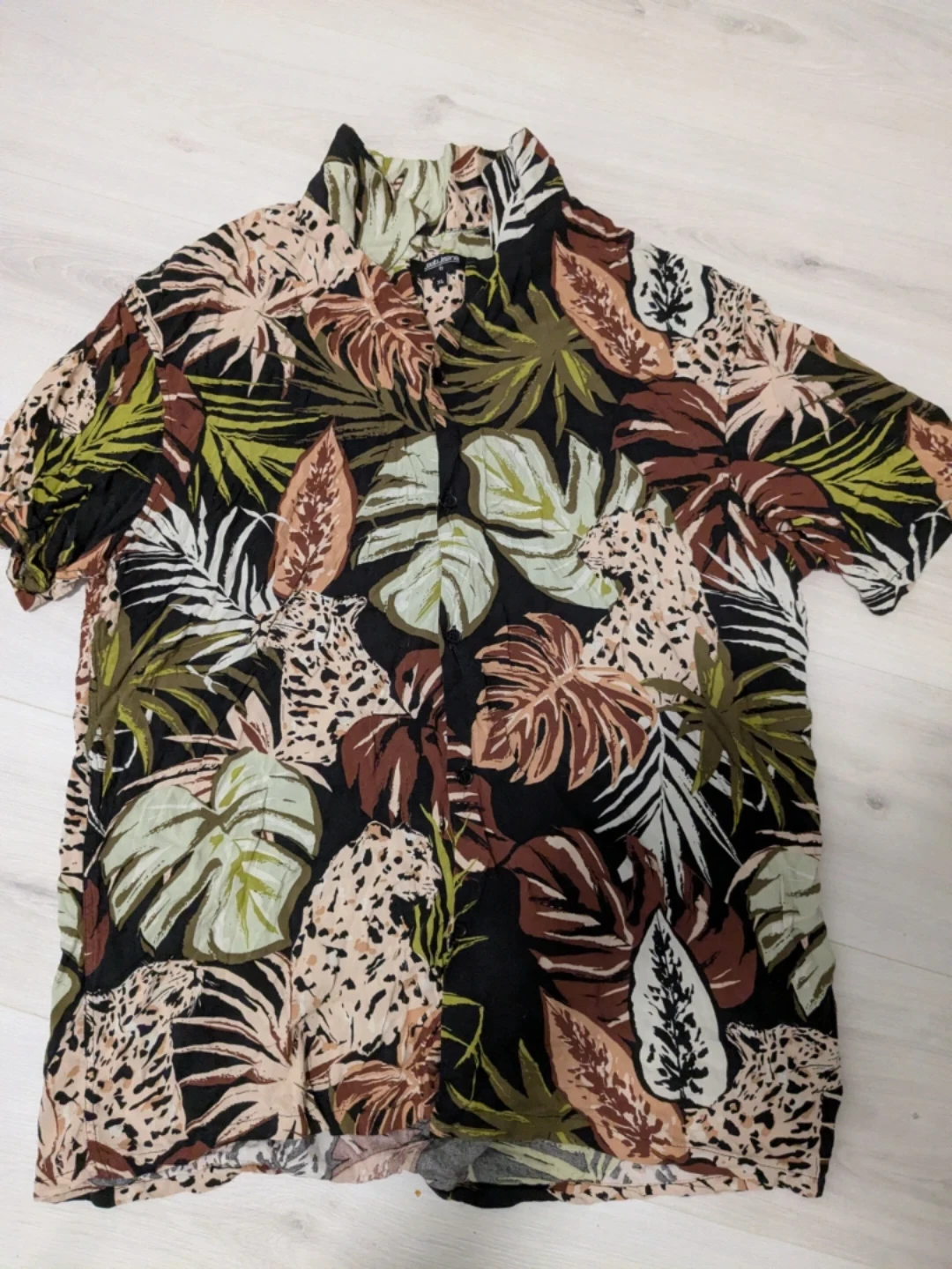 Men's Tropical hawian style print Button-Up Shirt
