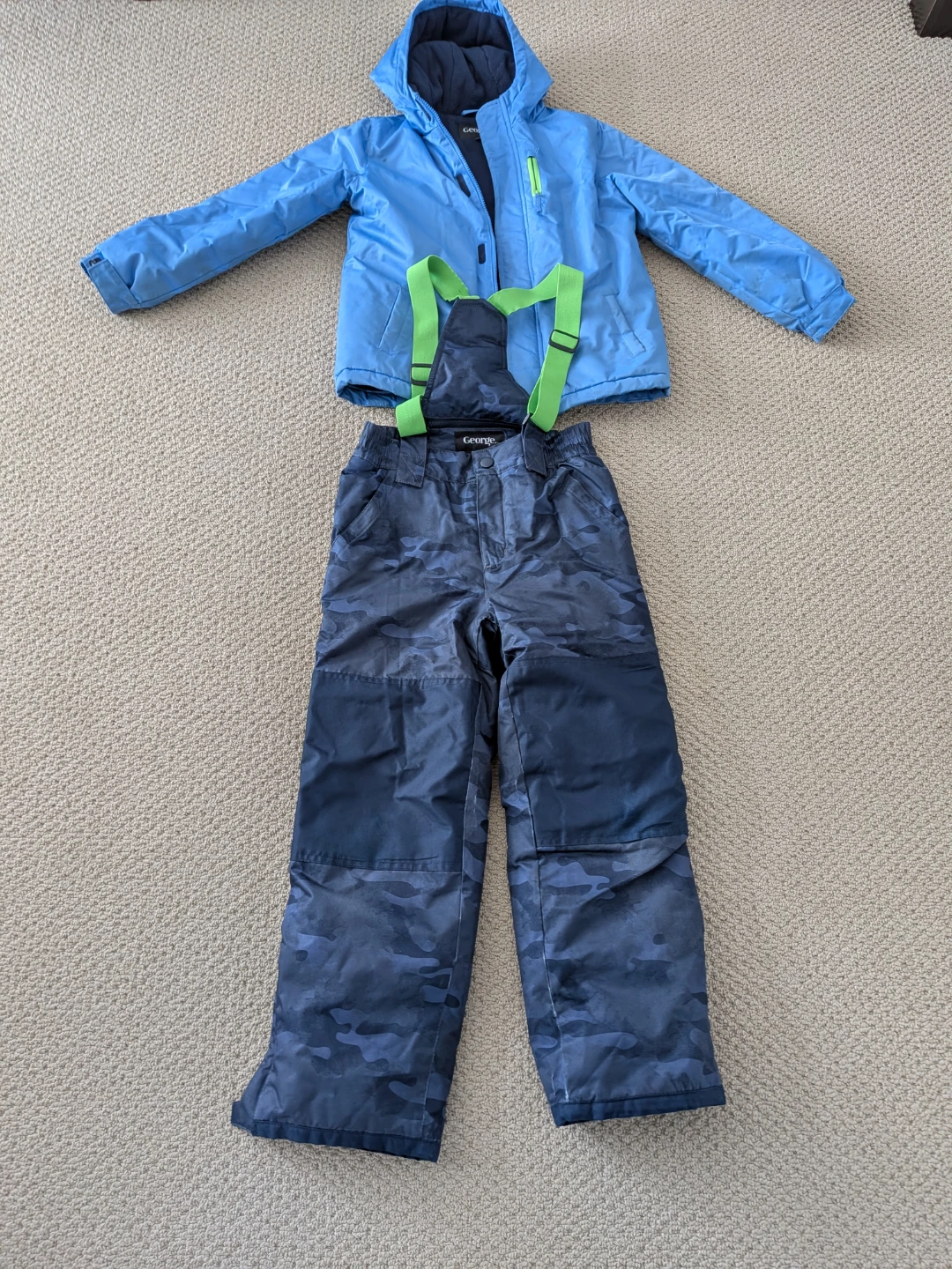 Kid's Snowsuit set 10/12 - photo 2