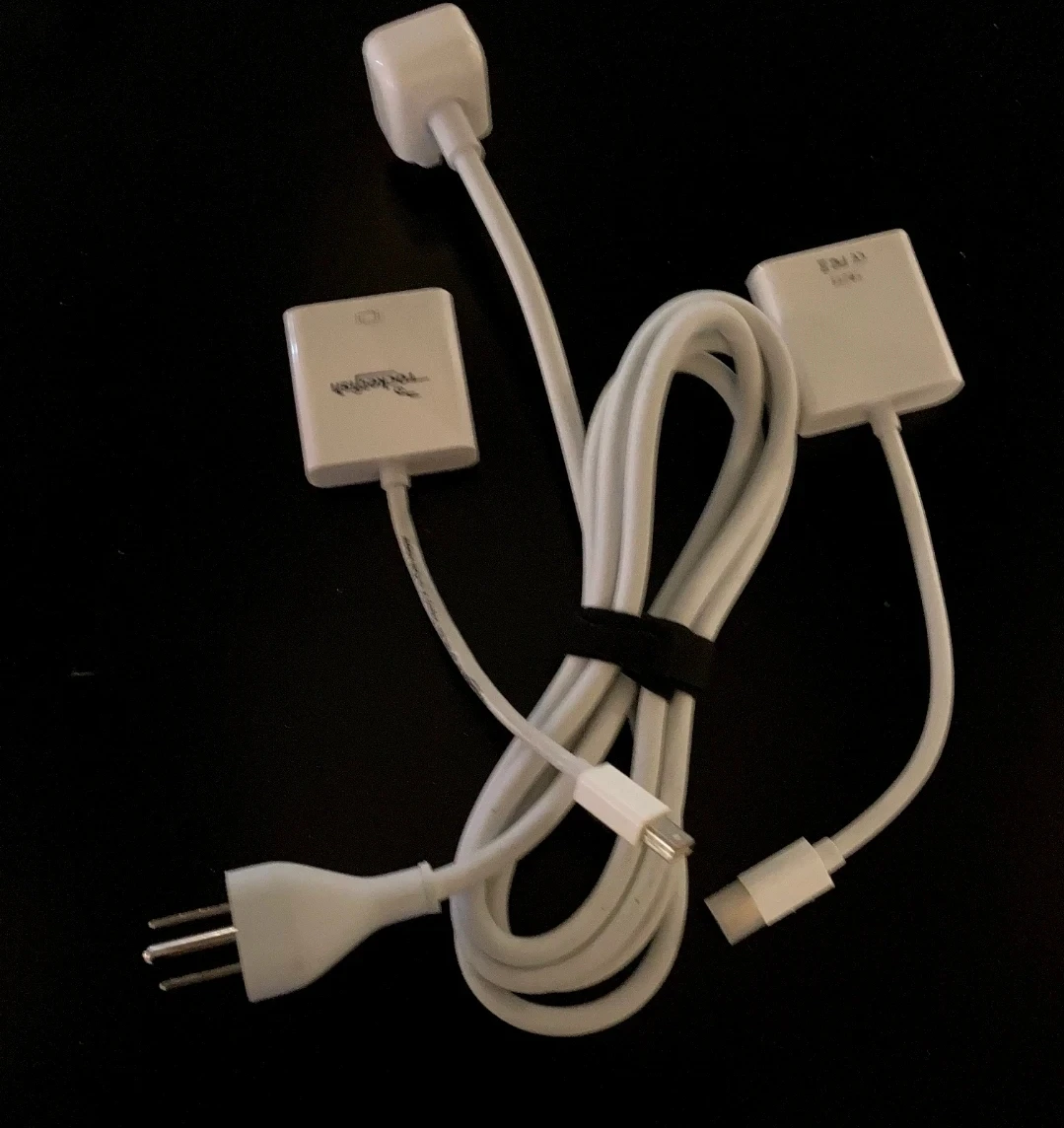 Apple HDMI Adapter & Charger Cable