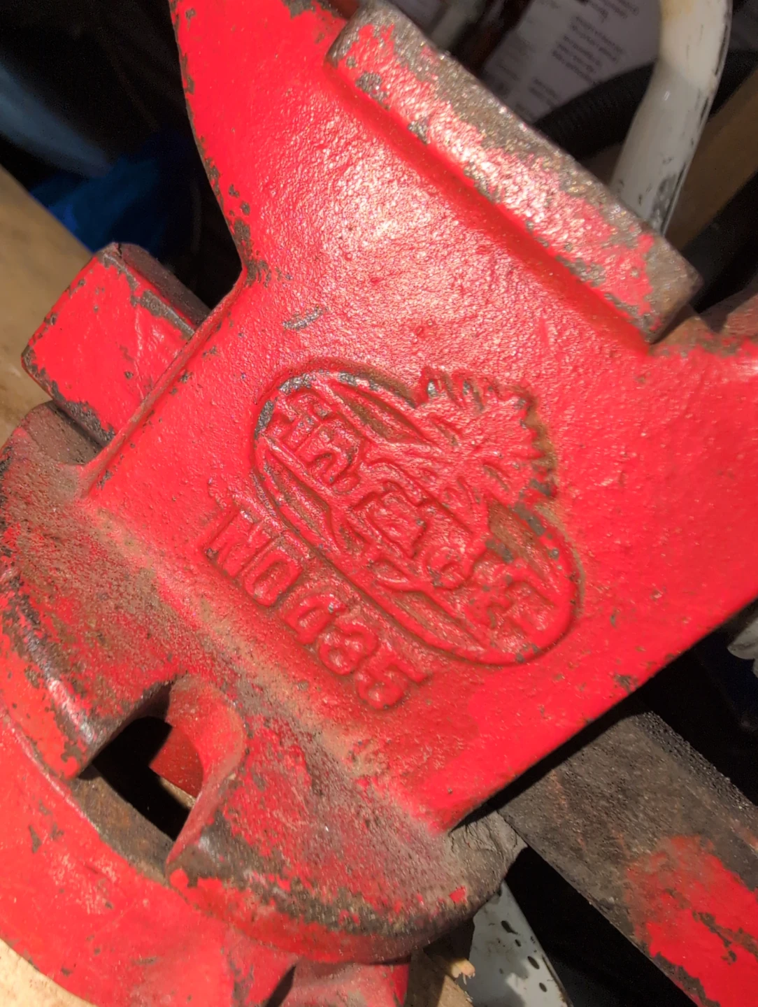 Red Metal Bench Vise NO65 - photo 3