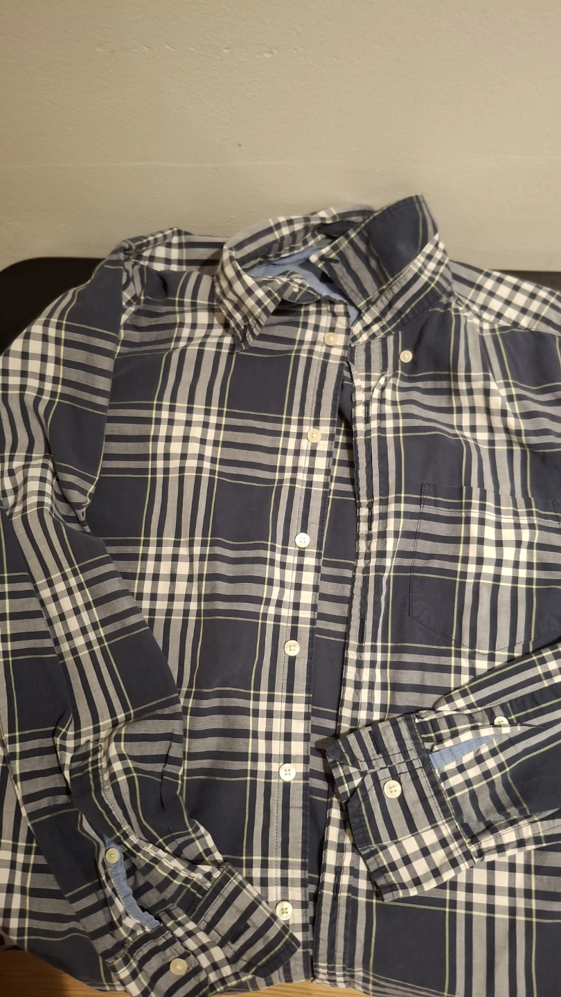 American Eagle Button-Up Shirt - Small