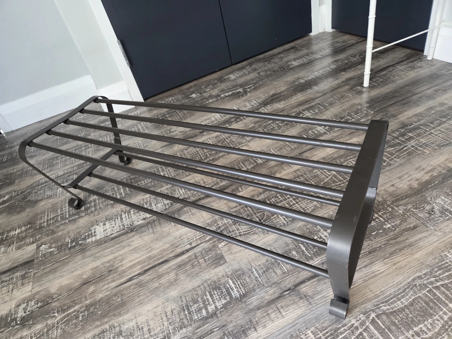 Elegant Metal Shoe Rack - photo 2
