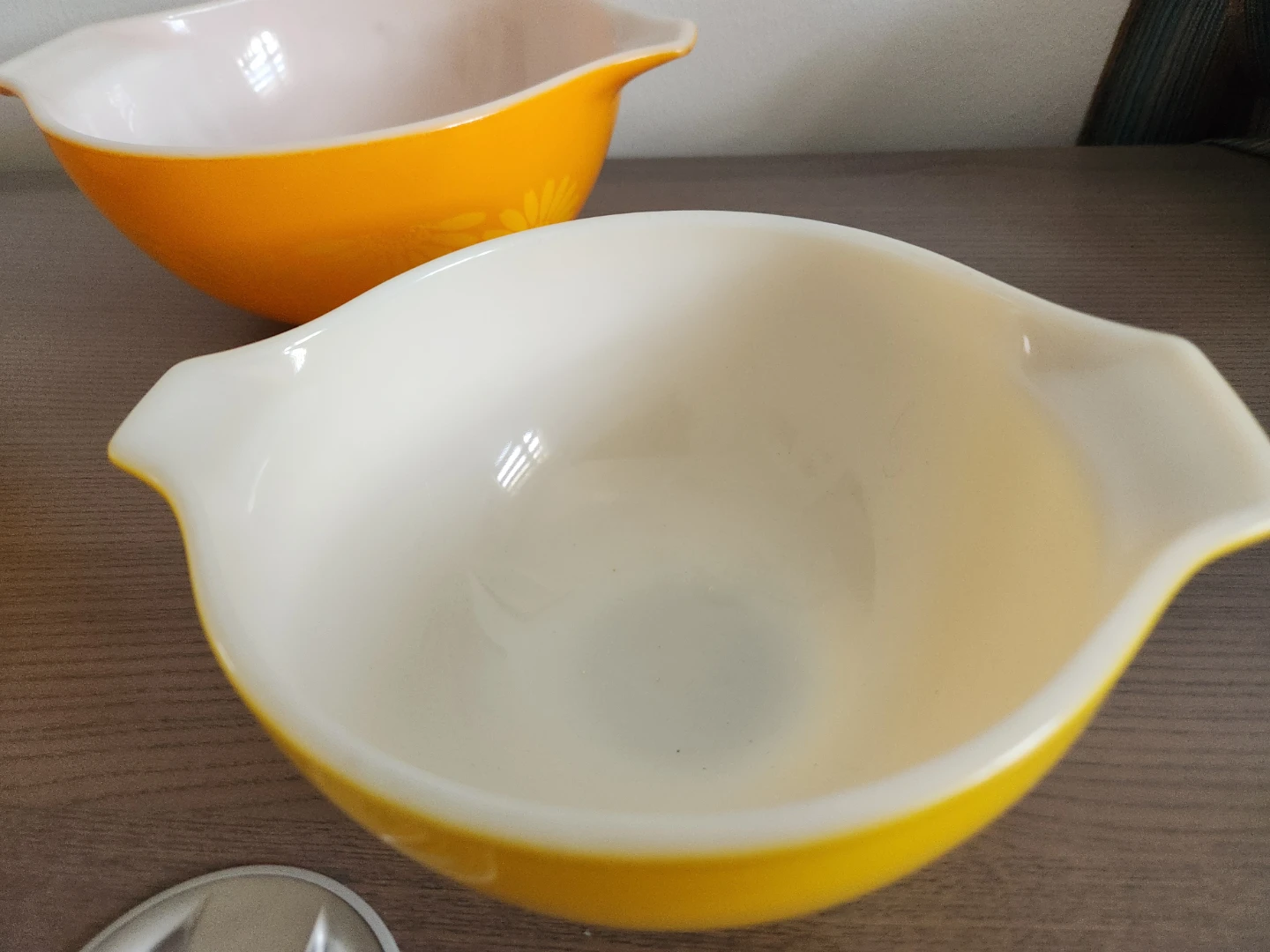 Set of 4 Yellow & Orange Mixing Bowls - photo 4