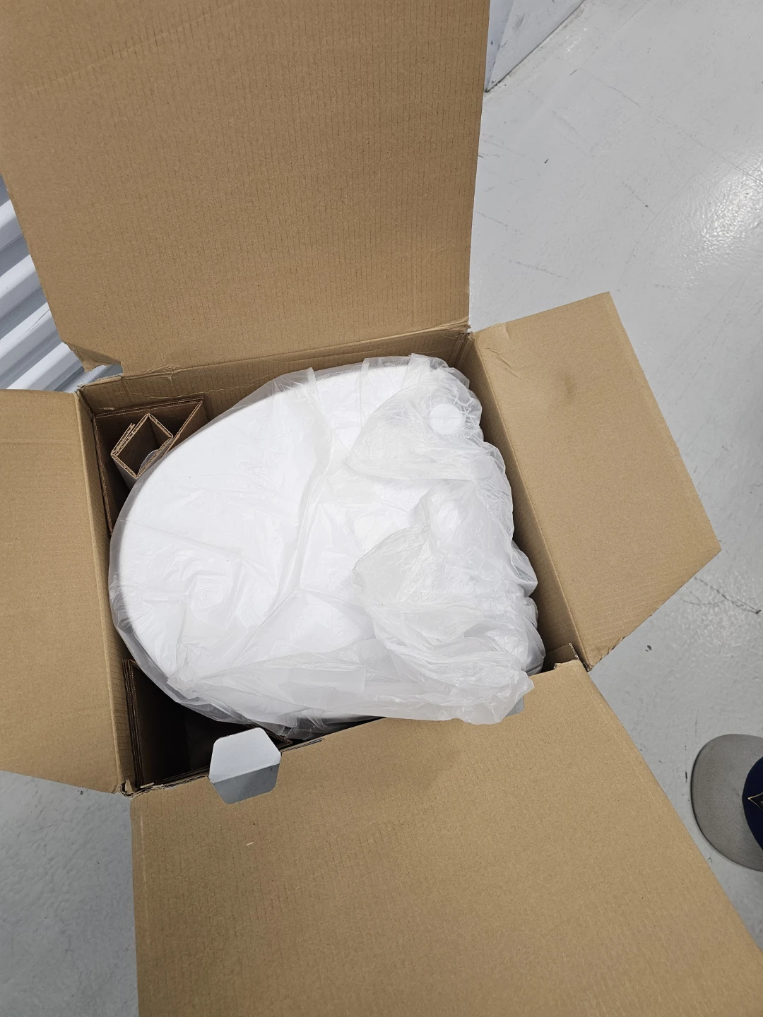 Camco 2.6 Gallon Travel Toilet - photo 4