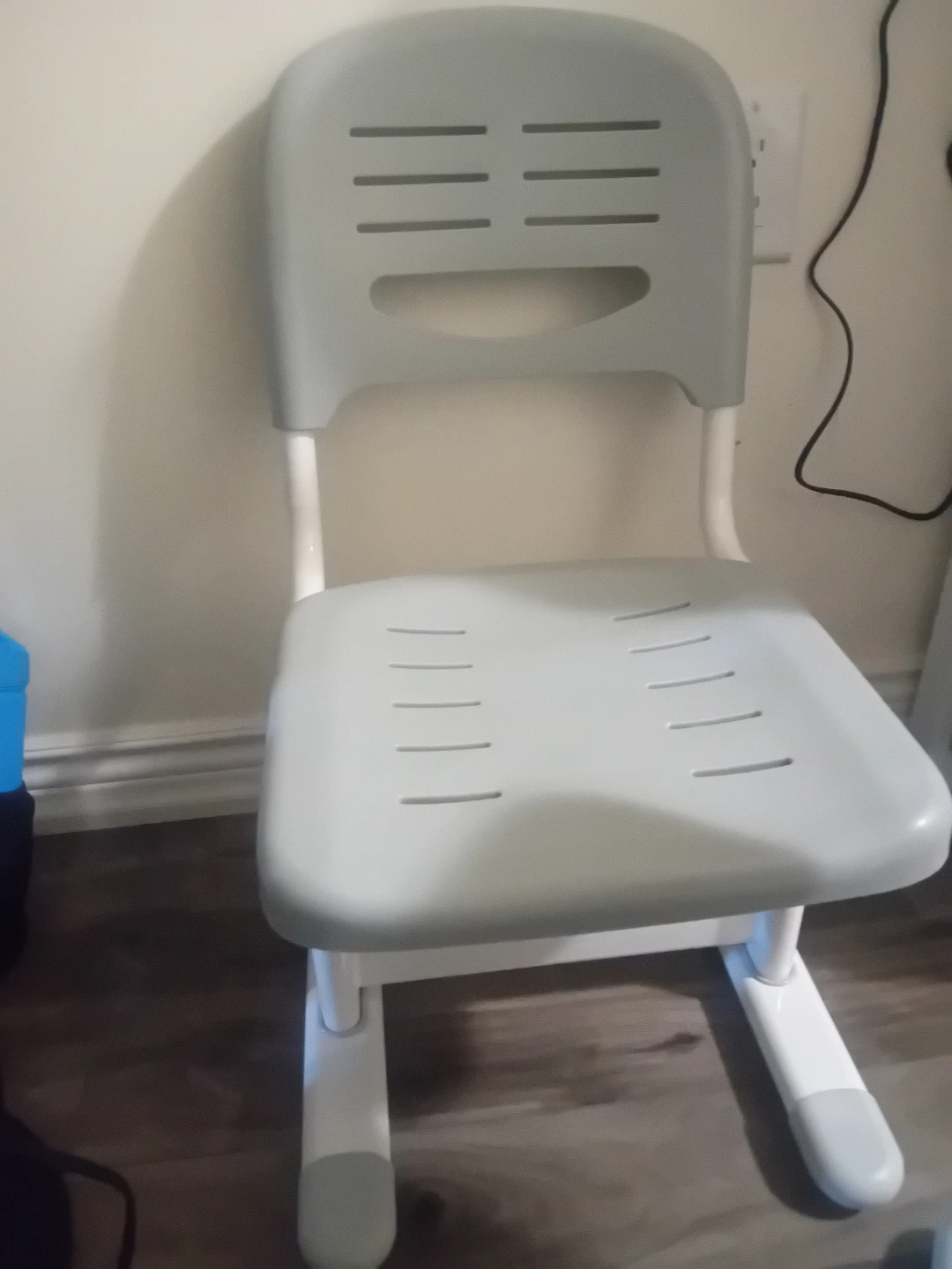 Kids Adjustable Desk and Chair Set - photo 3
