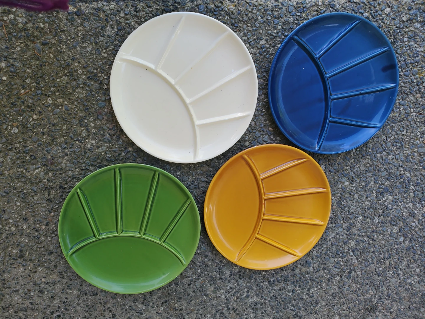 Set of 4 Divided Appetizer Plates - photo 3