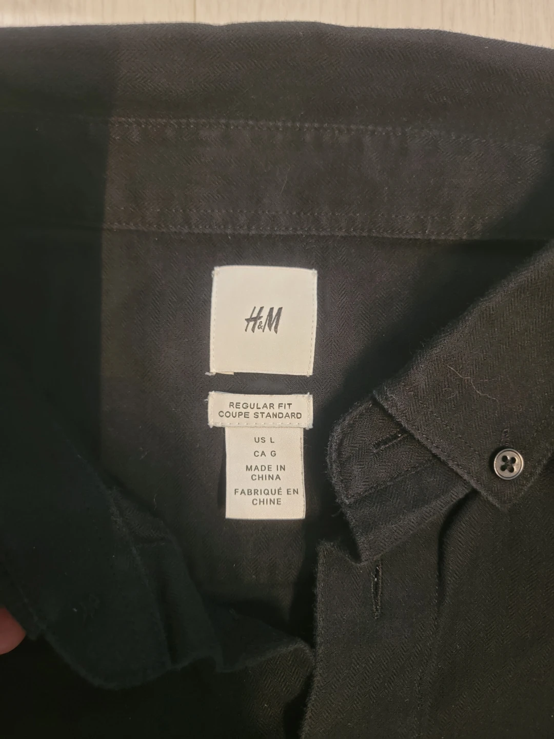 H&M Men's Regular Fit Black Button-Up Shirt - Size L - photo 2
