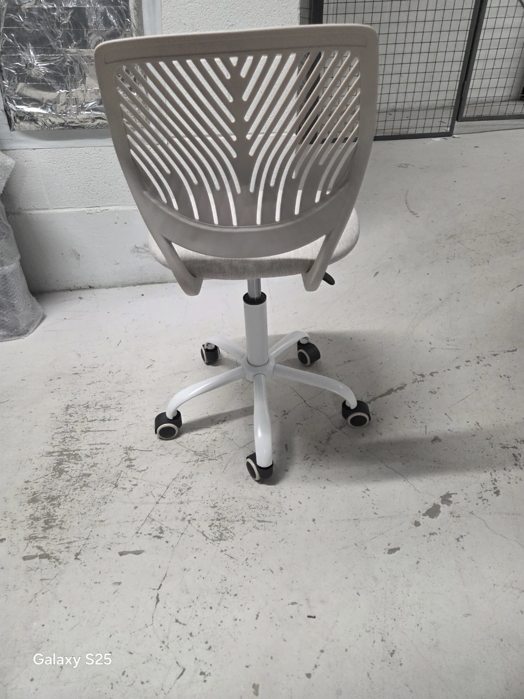 Office Chair - White - photo 4