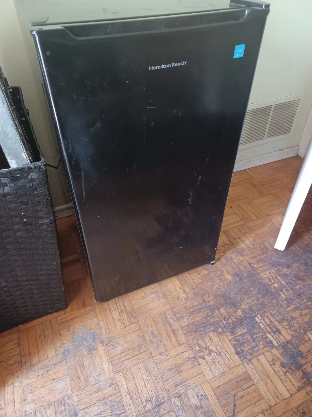 Hamilton Beach Compact Mini Fridge - photo 2