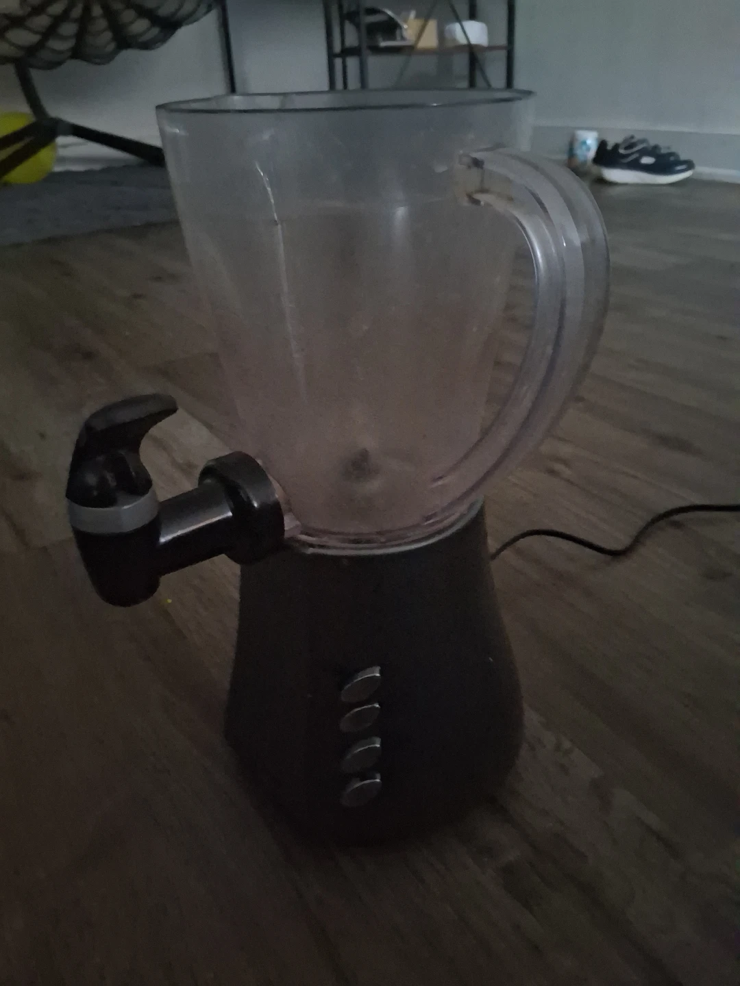 Black Countertop Blender with Dispenser Spout